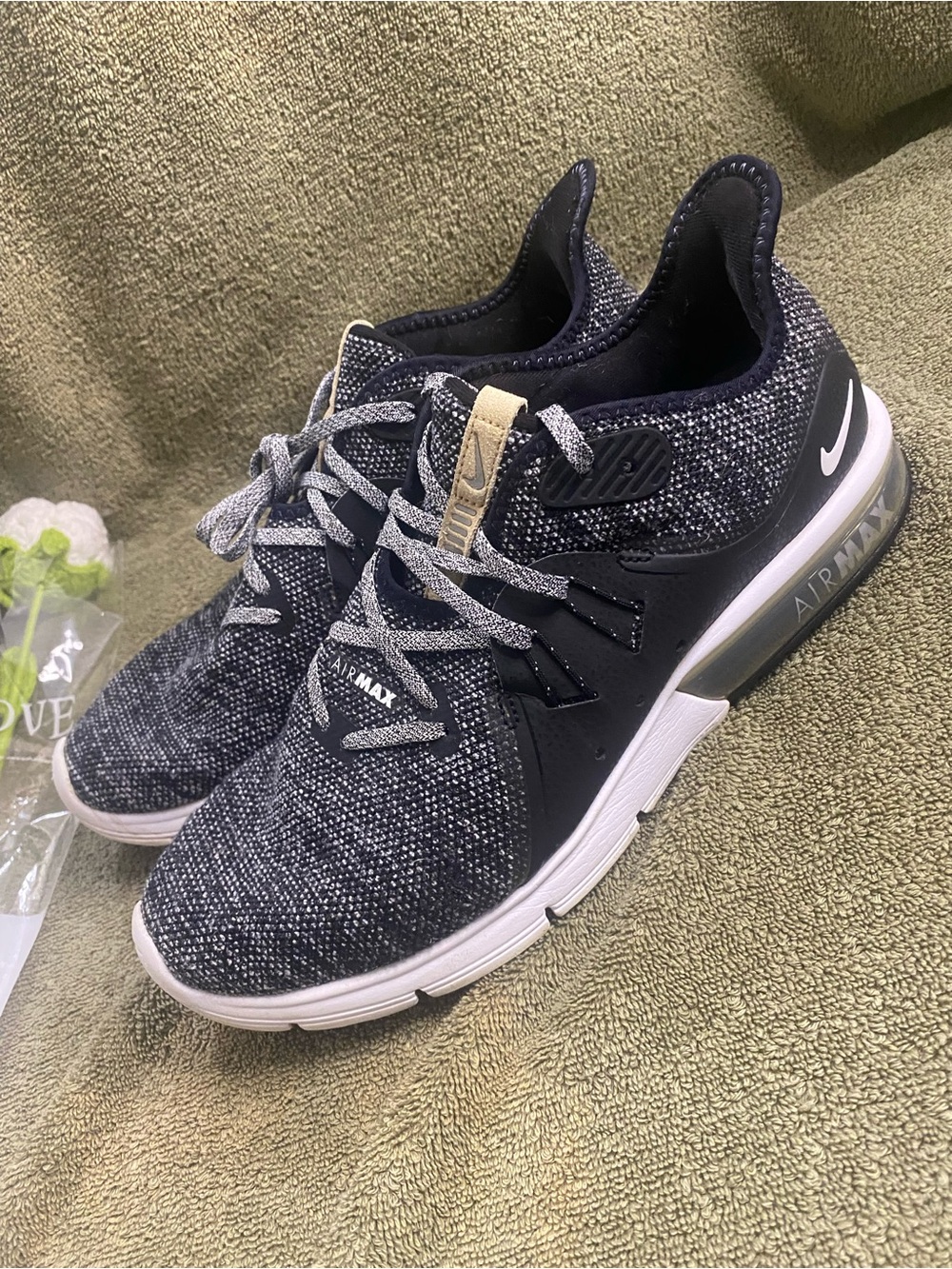 Women's NIKE AIR MAX Sequent 3 Running Shoe Black/Grey Sizes 11